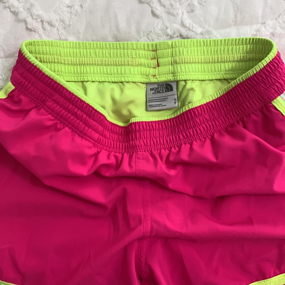 The North Face Shorts size small - Picture 3 of 4